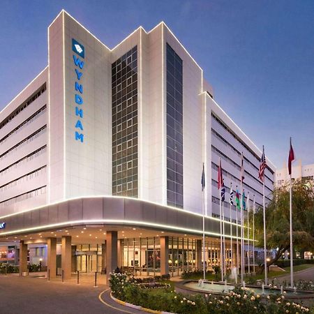 Wyndham Tashkent Hotell Eksteriør bilde
