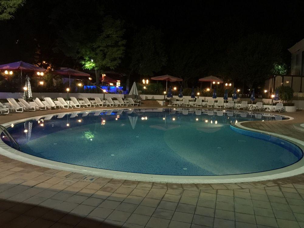 Wyndham Tashkent Hotell Eksteriør bilde