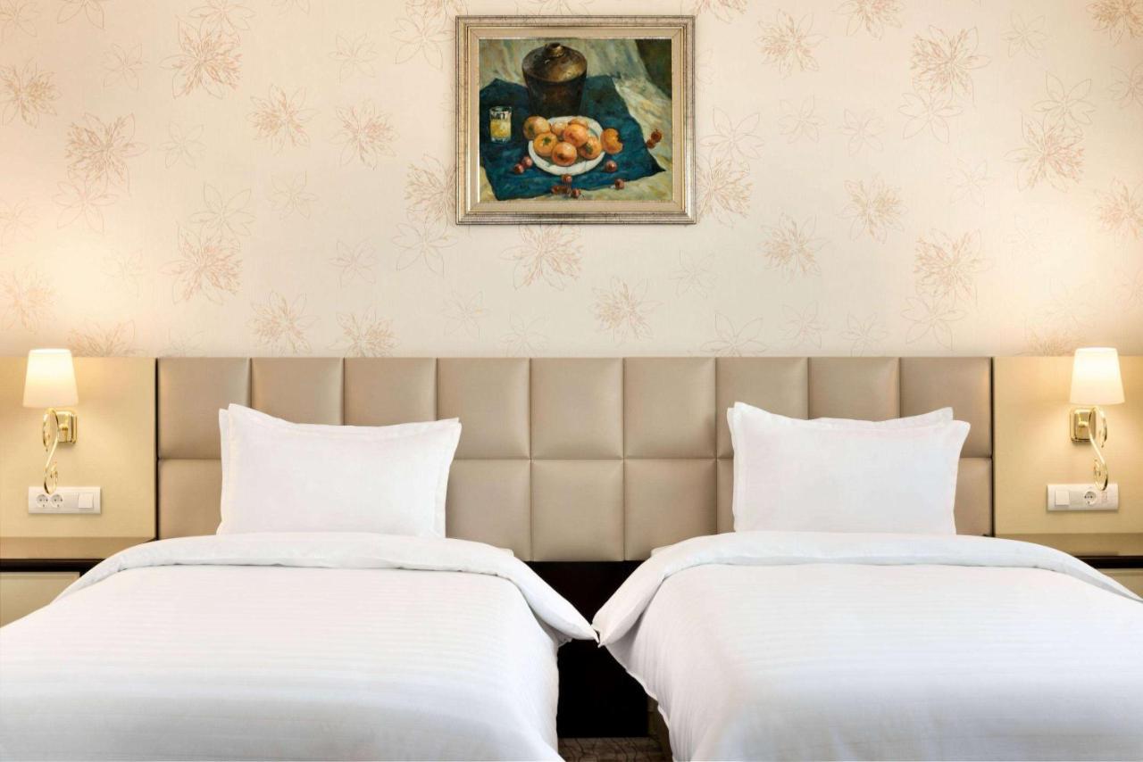 Wyndham Tashkent Hotell Eksteriør bilde