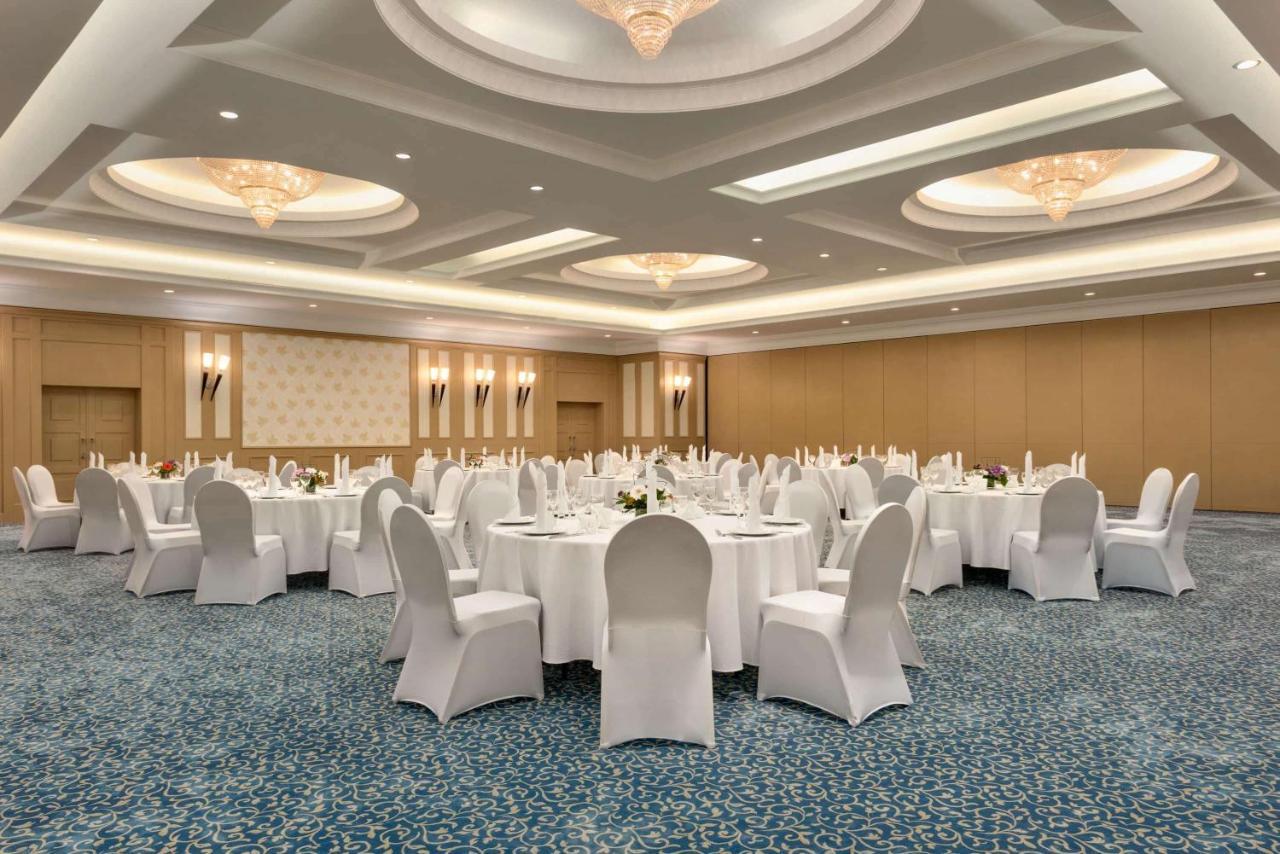 Wyndham Tashkent Hotell Eksteriør bilde