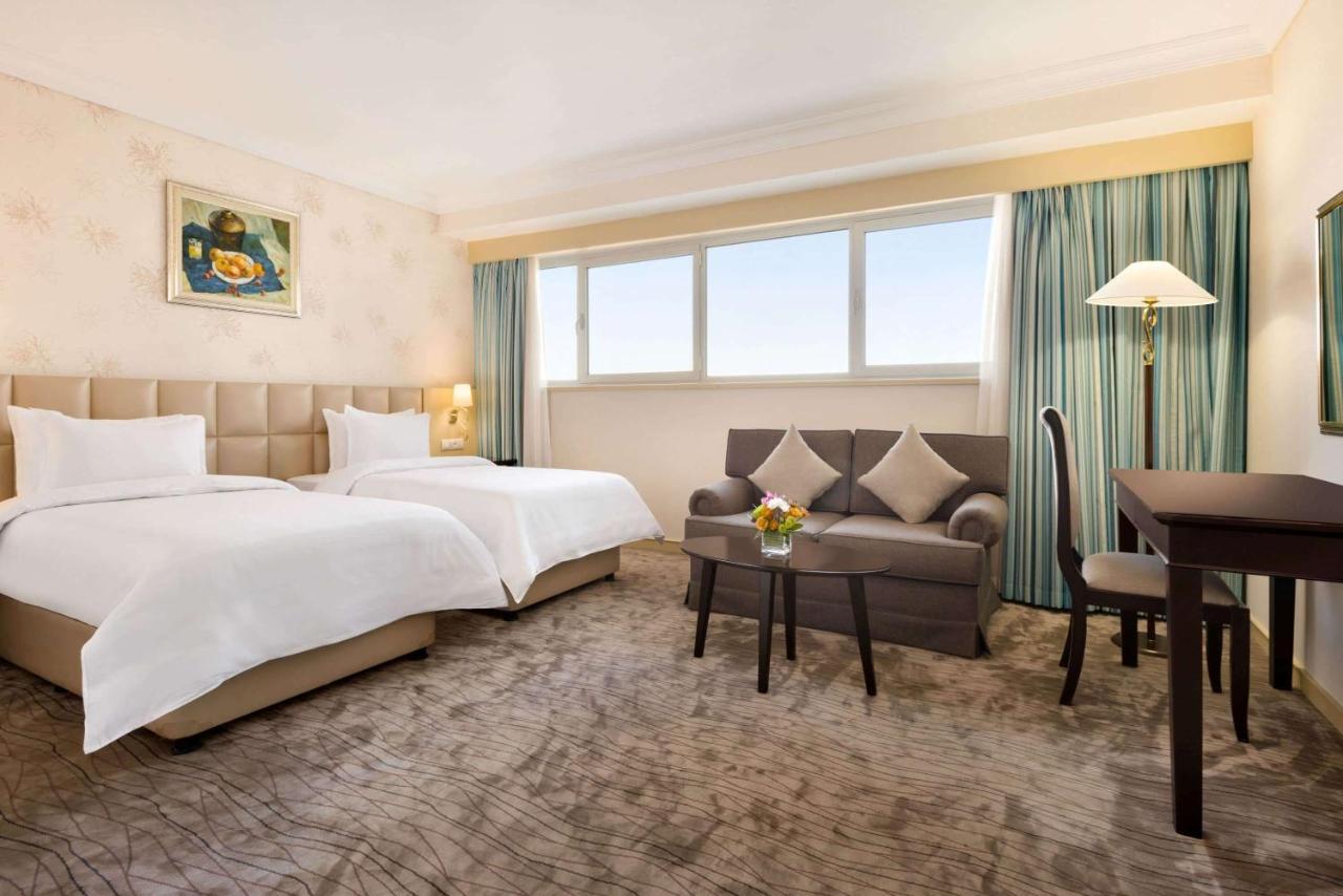 Wyndham Tashkent Hotell Eksteriør bilde