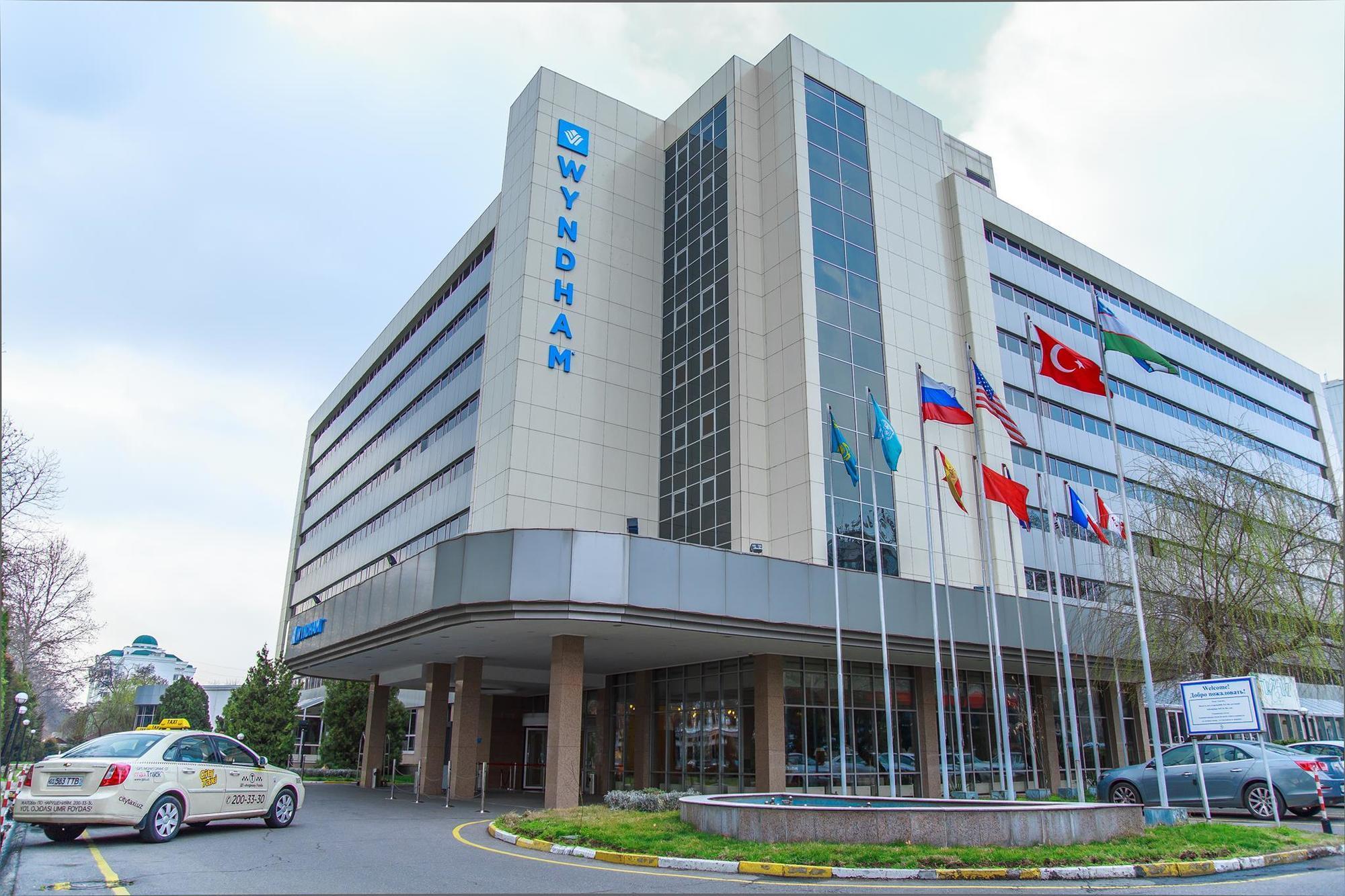 Wyndham Tashkent Hotell Eksteriør bilde