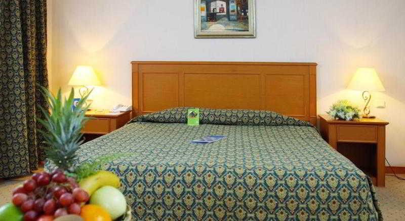 Wyndham Tashkent Hotell Eksteriør bilde