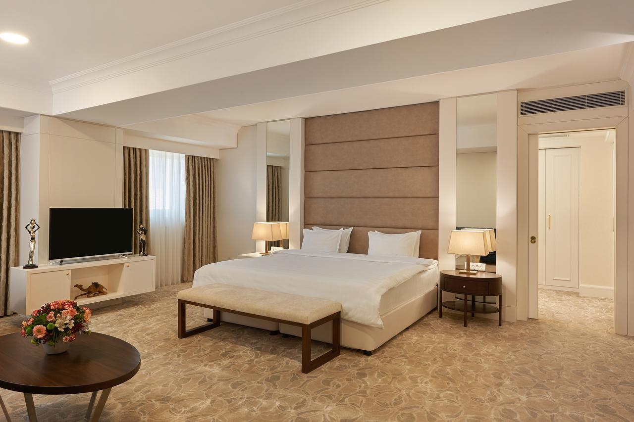Wyndham Tashkent Hotell Eksteriør bilde