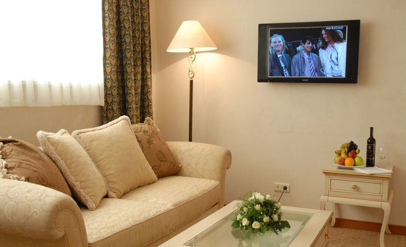 Wyndham Tashkent Hotell Eksteriør bilde